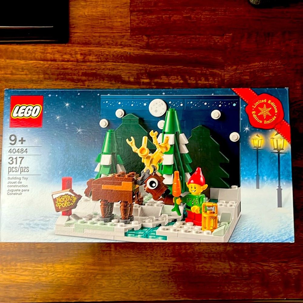 LEGO Christmas Special Edition set - Santa’s Front Yard